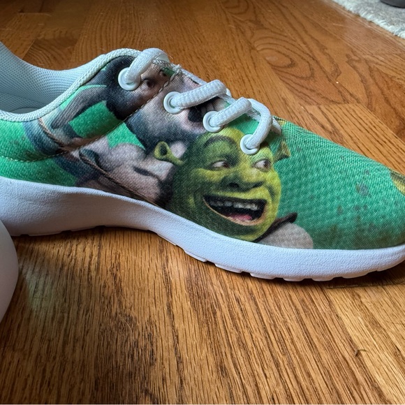 One of a kind Shrek shoes never worn size 7.5-8 - Picture 2 of 5